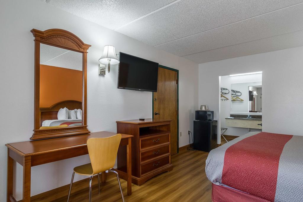 Motel 6 Waycross Esterno foto